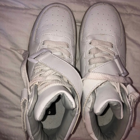 Light Up Shoes - Picture 3 of 6